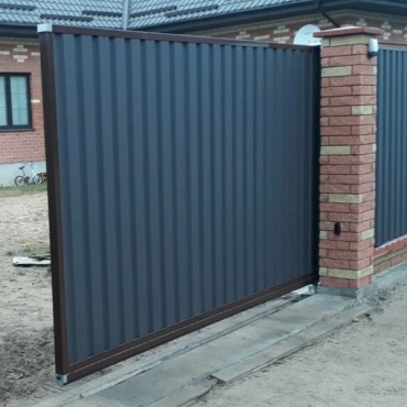 Ворота откатные из профнастила темно серого цвета 3100x2200